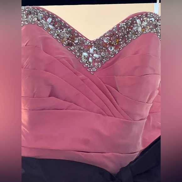 Only wore once size 2 - Picture 3 of 11